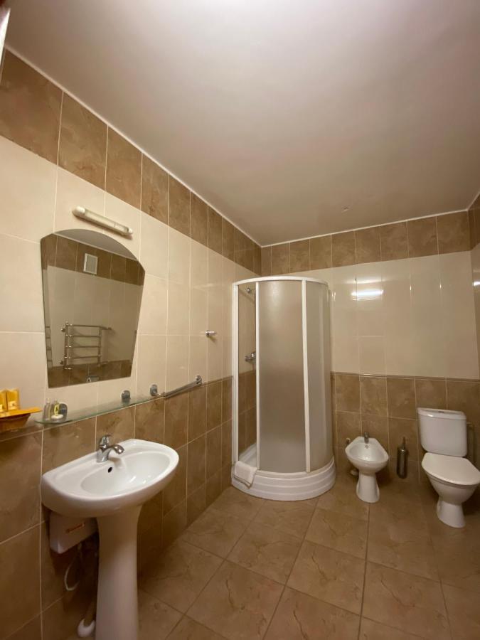 Hotel Obolon Kijów Zewnętrze zdjęcie